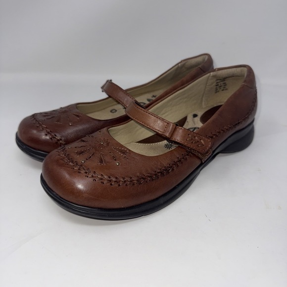 Thom McAn Shoes - Thom McAn Brown Dublin Leather Mary Janes Flats 40007 US Sz 9.5 Shoes